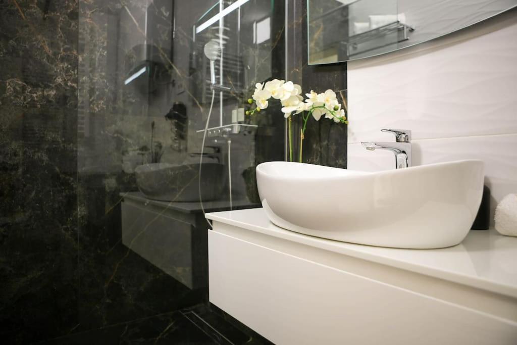 New & Luxury Apartment Tony Split Ngoại thất bức ảnh